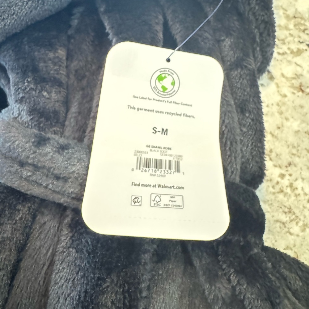 George Eco-Friendly Black Robe - Picture 4 of 5